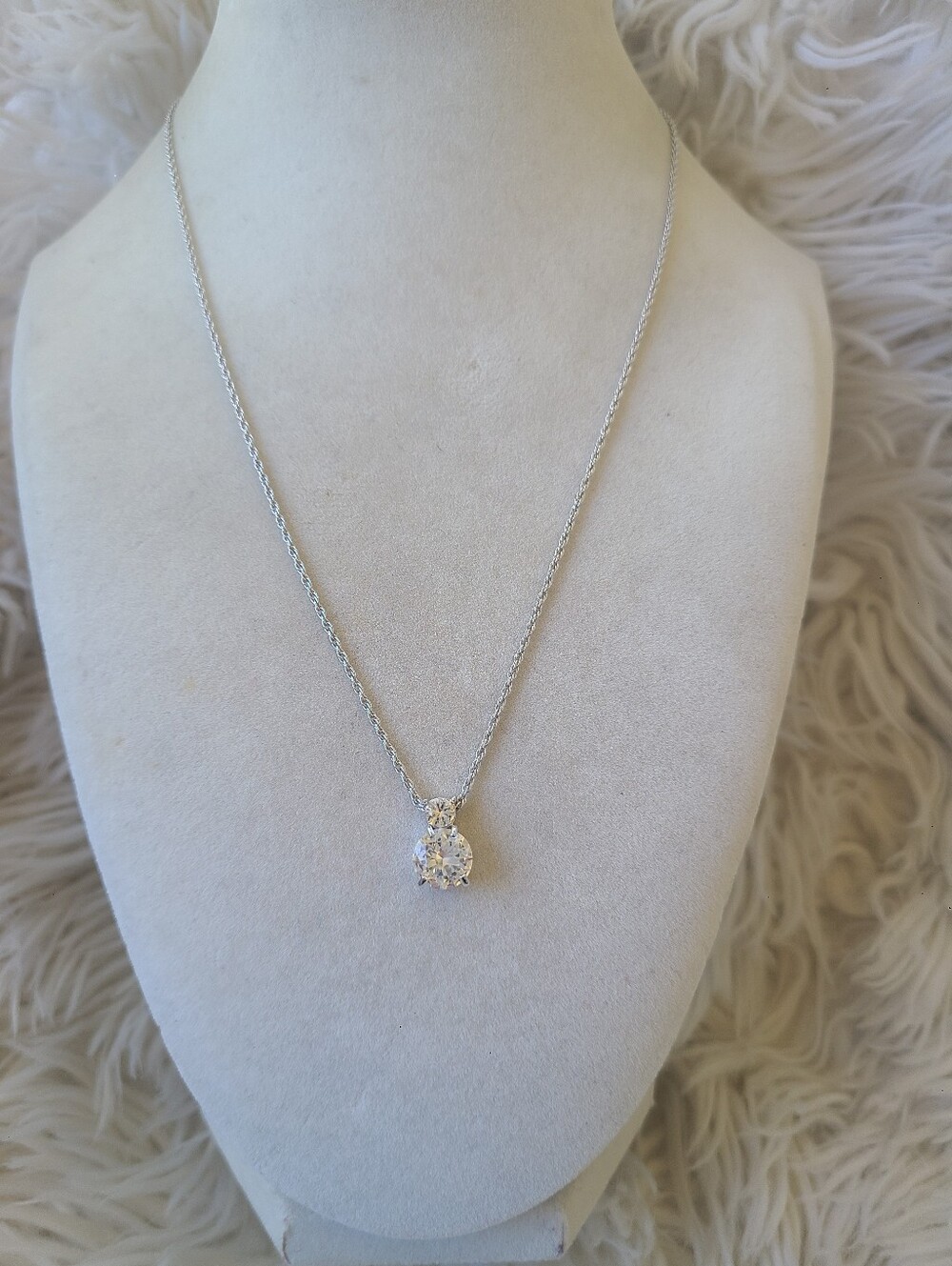 Swarovski Silver Toned Crystal Solitaire Pendant Necklace-Excellent Condition